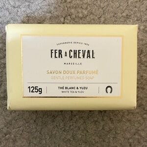 Fer a Cheval Perfumed Soap — White Tea and Yuzu (full size, 125 g)